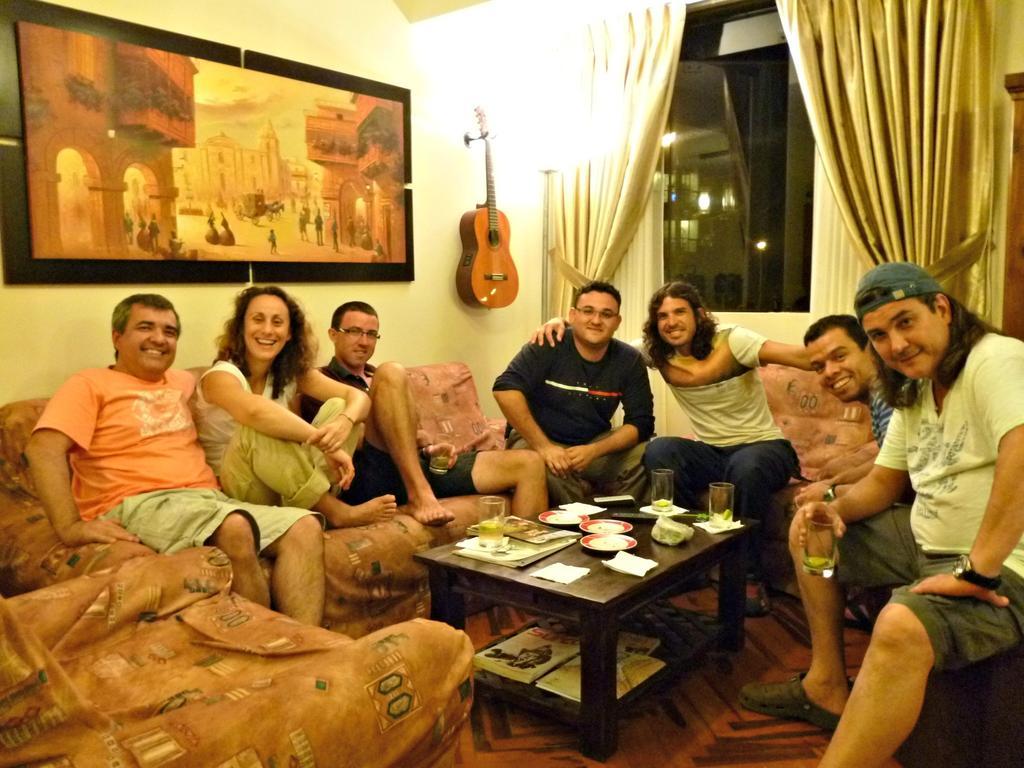 بيت شباب Lima Backpackers المظهر الخارجي الصورة