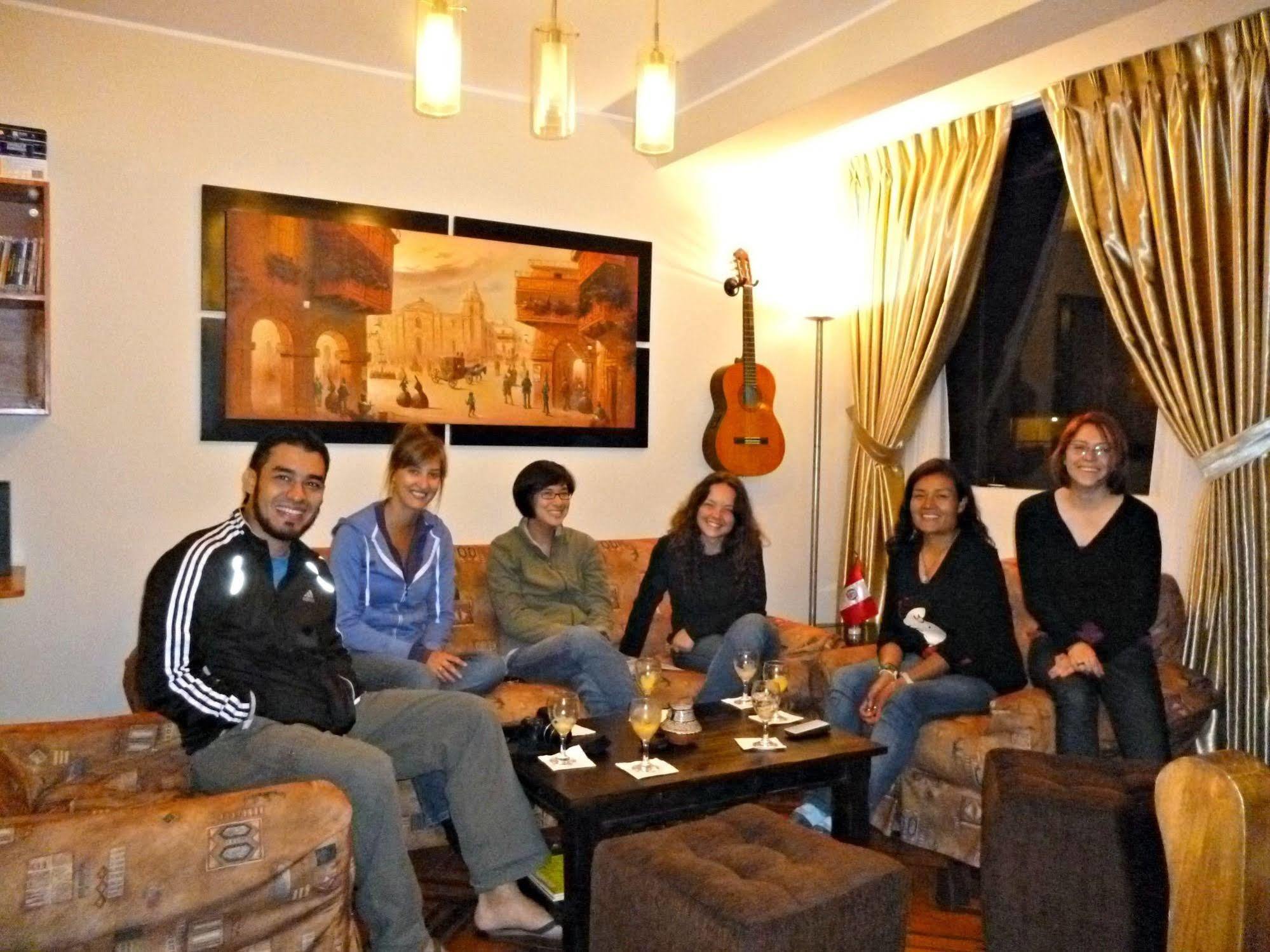 بيت شباب Lima Backpackers المظهر الخارجي الصورة
